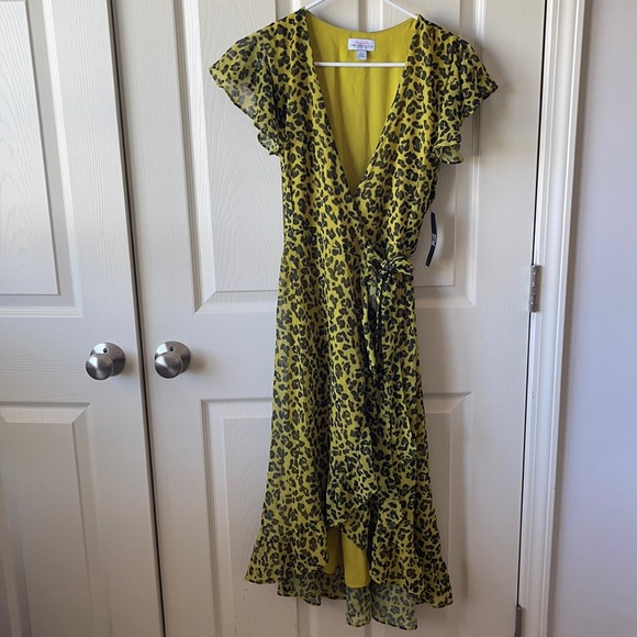 NY&CO | Leopard Print Ruffle Wrap Dress - Picture 5 of 14